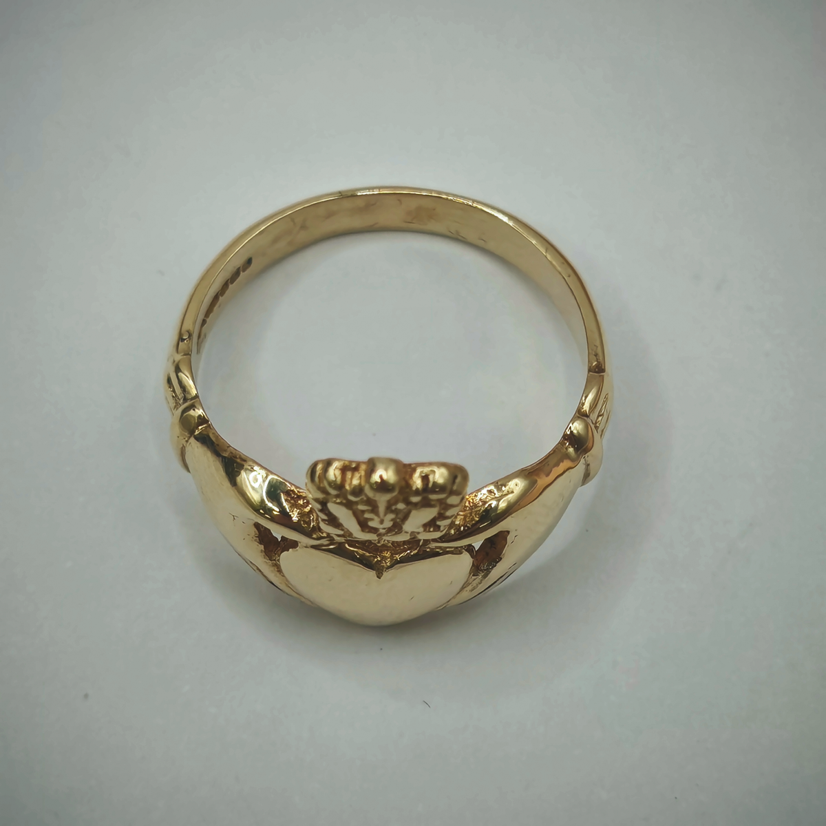 9ct Yellow Gold Claddagh Ring, photograph 6 of 9. SKU JB3620.