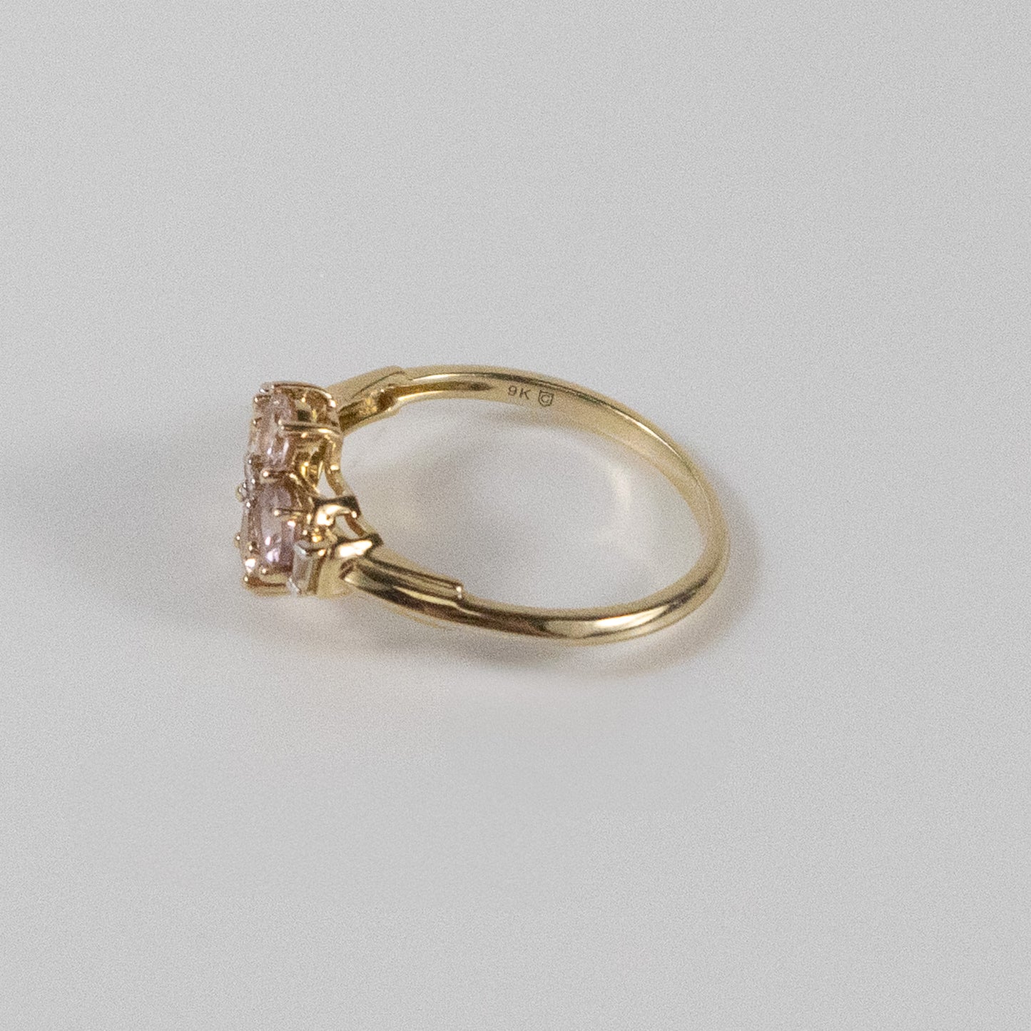 Second-Hand 9ct Gold Pink Stone & Baguette Ring