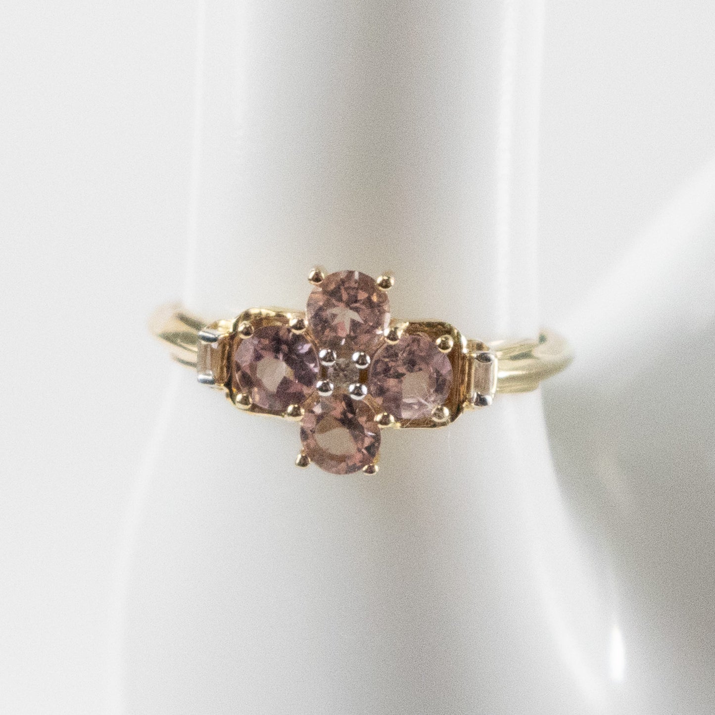 Second-Hand 9ct Gold Pink Stone & Baguette Ring