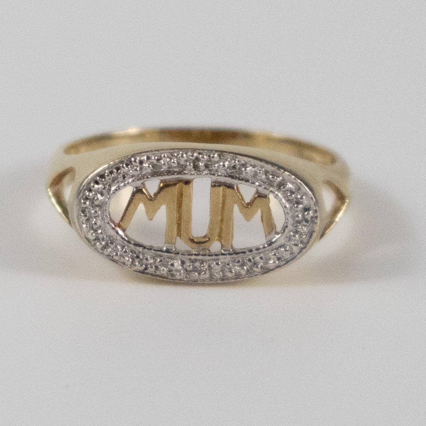 Second-Hand 9ct Gold ‘MUM’ Ring with Diamond-Cut Detail