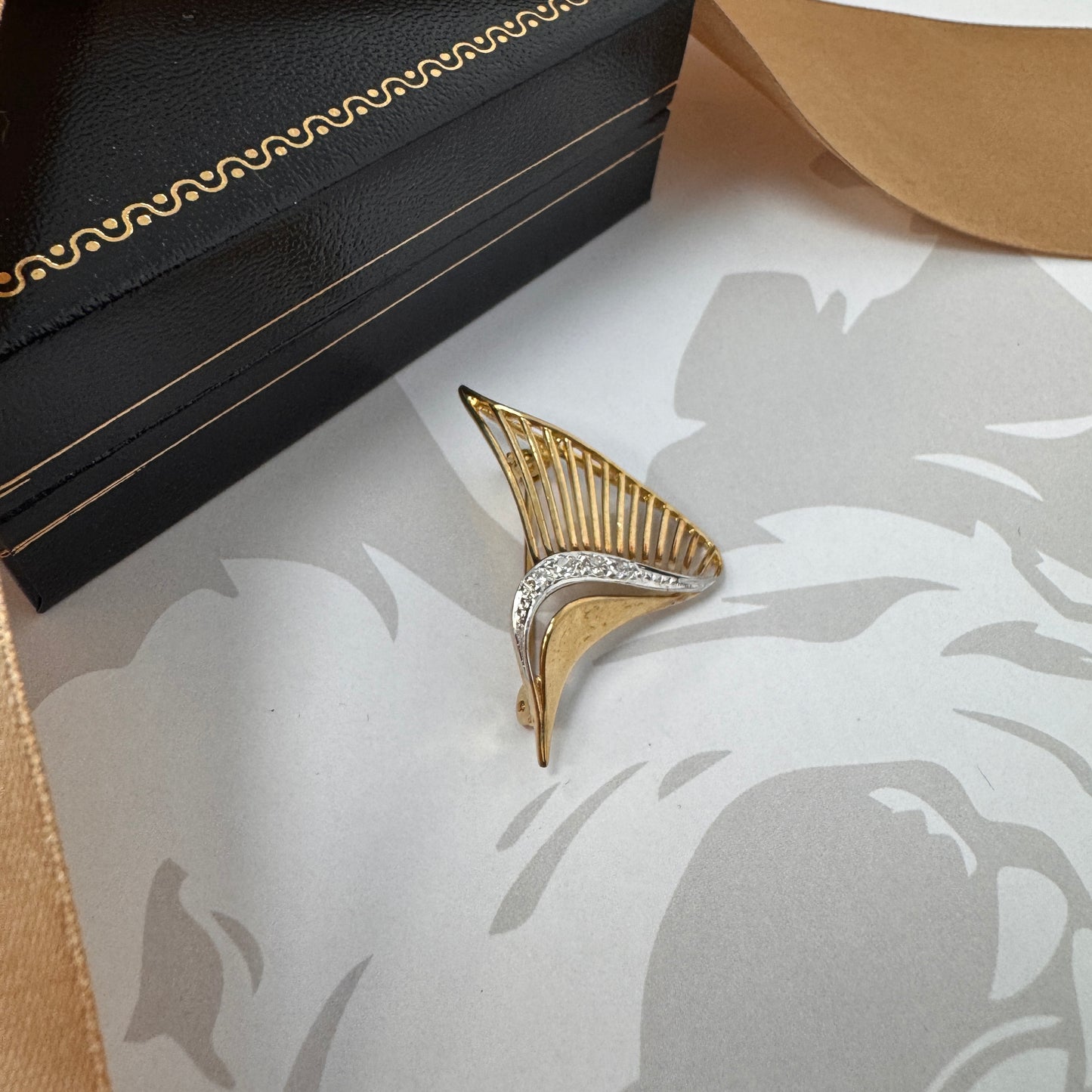 9ct Gold Diamond Brooch