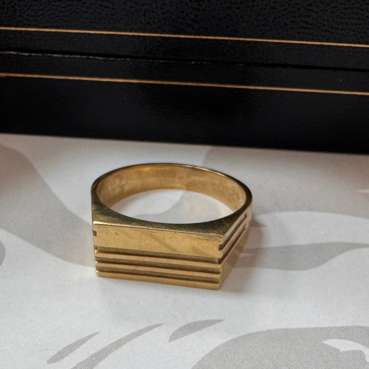 9ct Gold Gents Textured Ring Vintage Signet Style