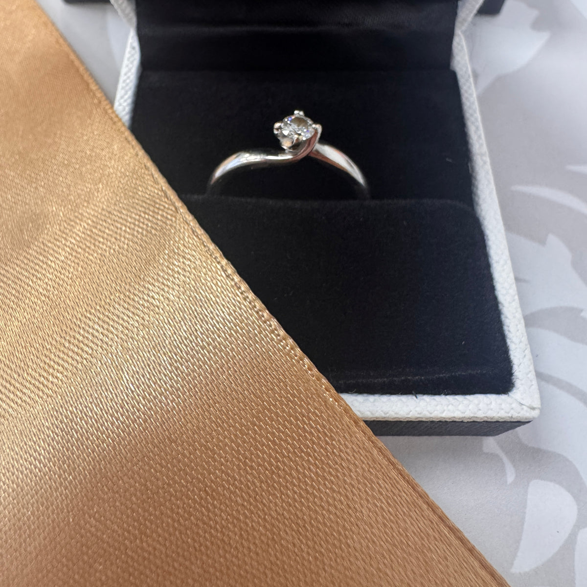 18ct White Gold Round Diamond Engagement Ring 0.15ct