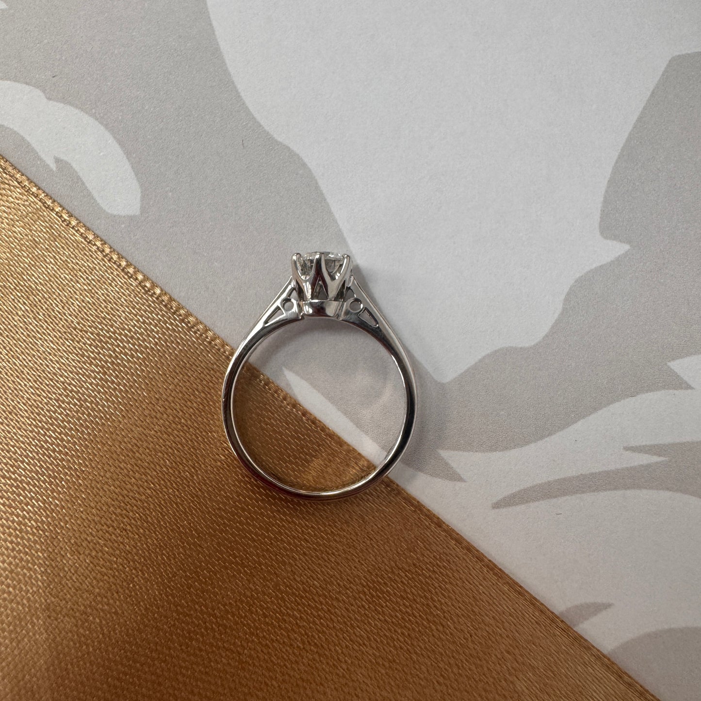 18ct White Gold Round Diamond Solitaire Engagement Ring