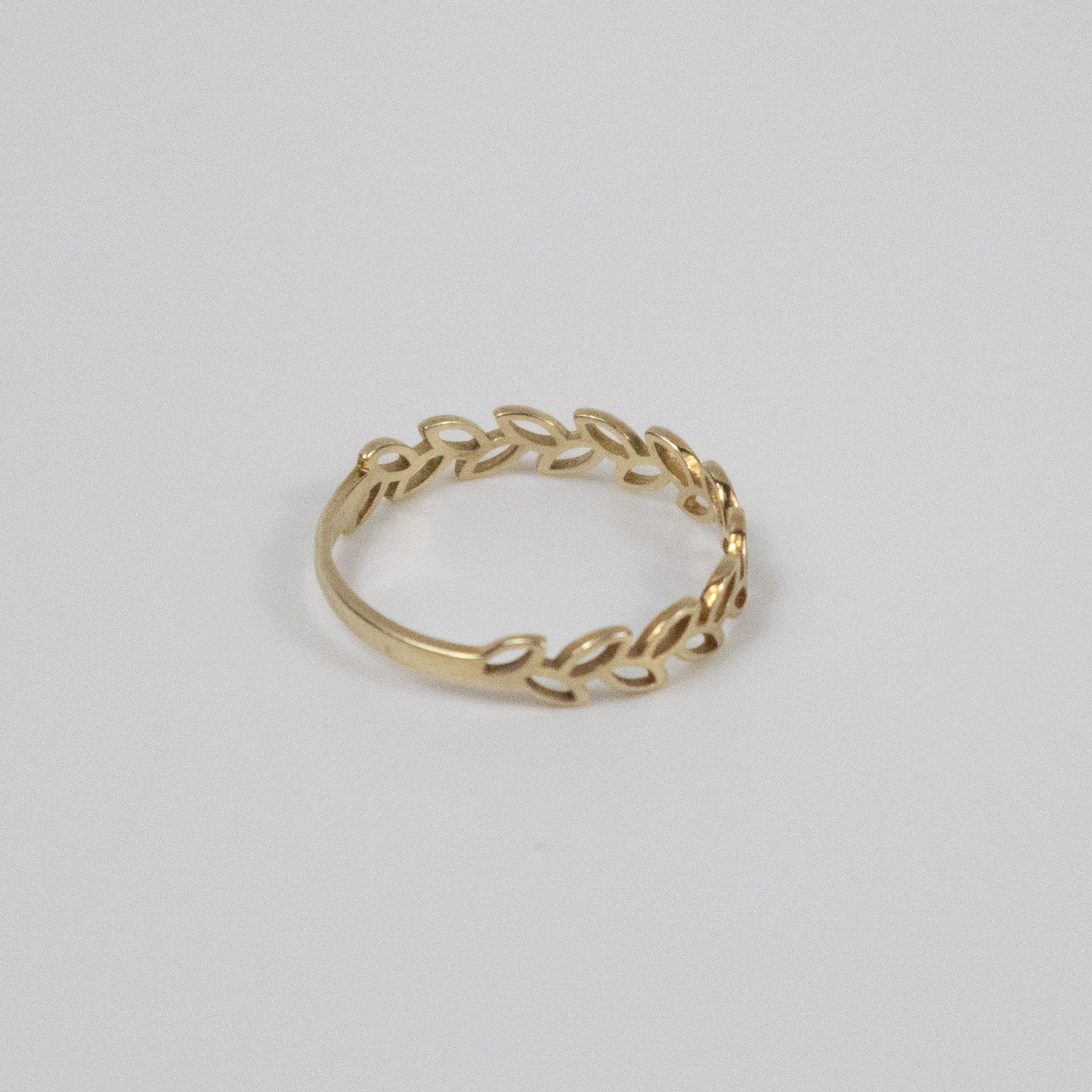 Second-Hand 9ct Yellow Gold Leaf Pattern Ring