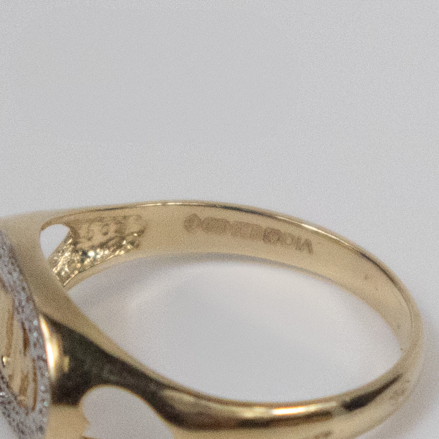Second-Hand 9ct Gold MUM Ring with Diamond Accents