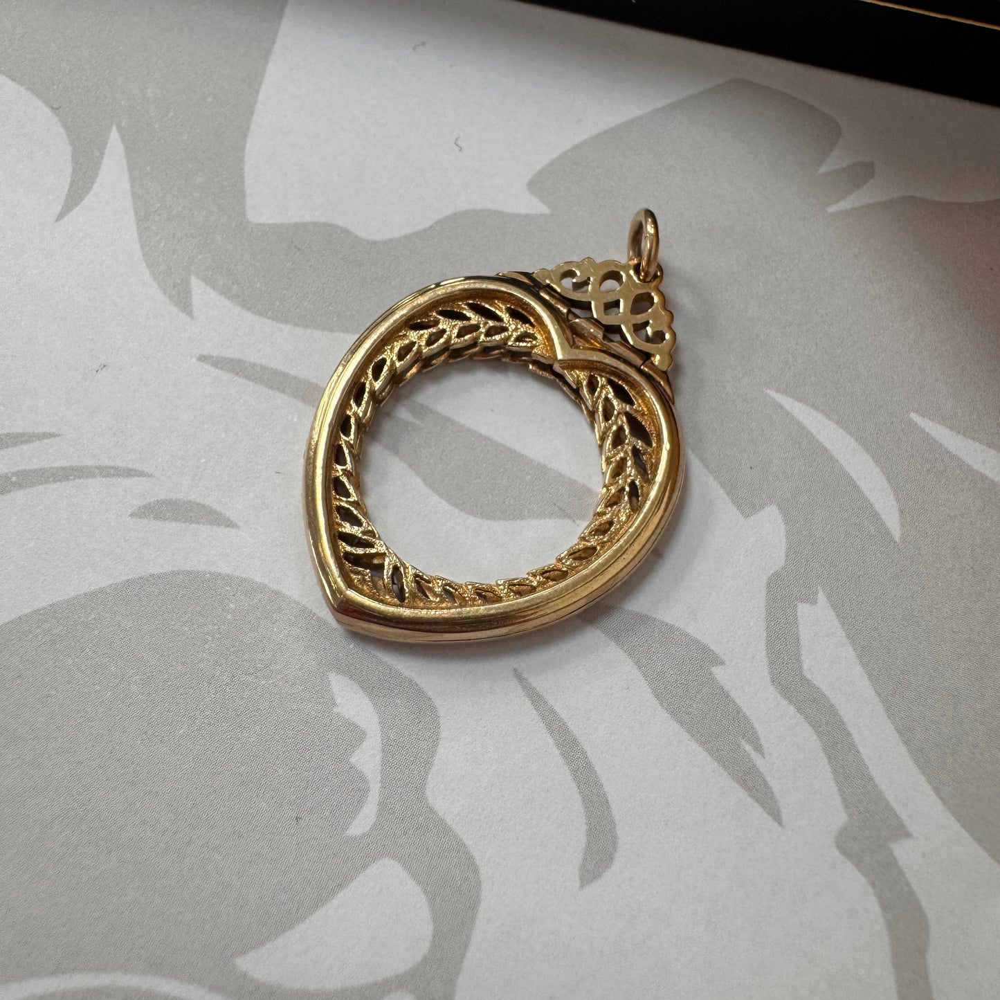 9ct Gold Heart Shaped Half Sovereign Coin Mount Pendant