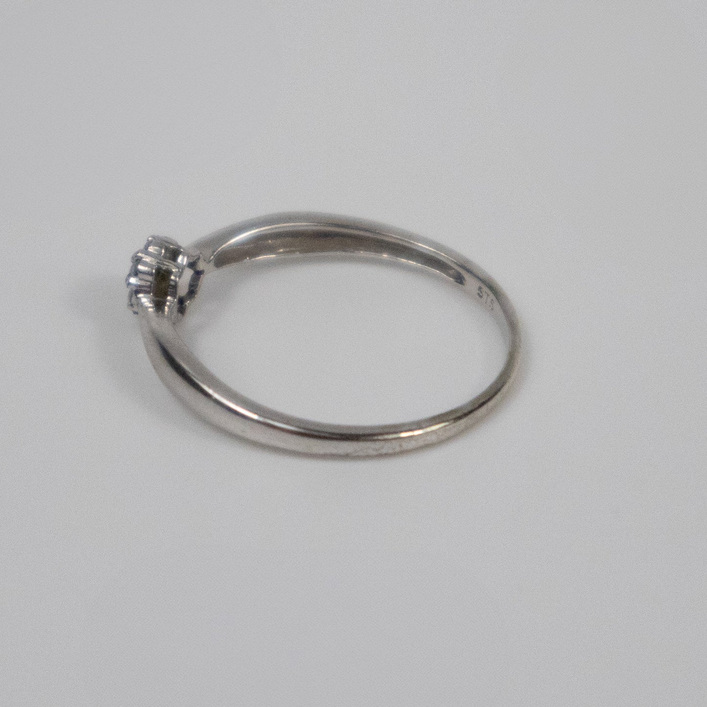 Second-Hand 9ct White Gold Diamond Cluster Ring
