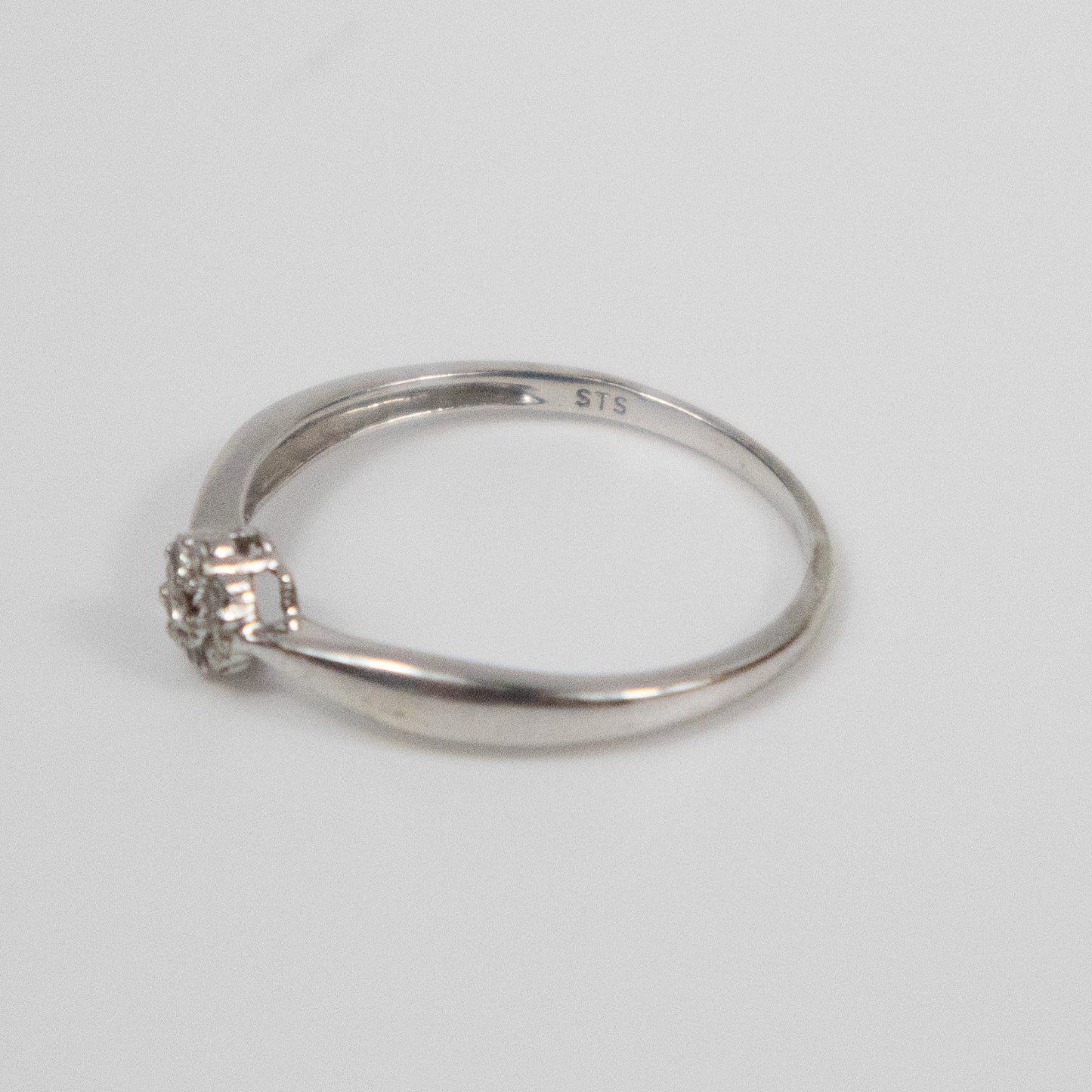 Second-Hand 9ct White Gold Diamond Cluster Ring