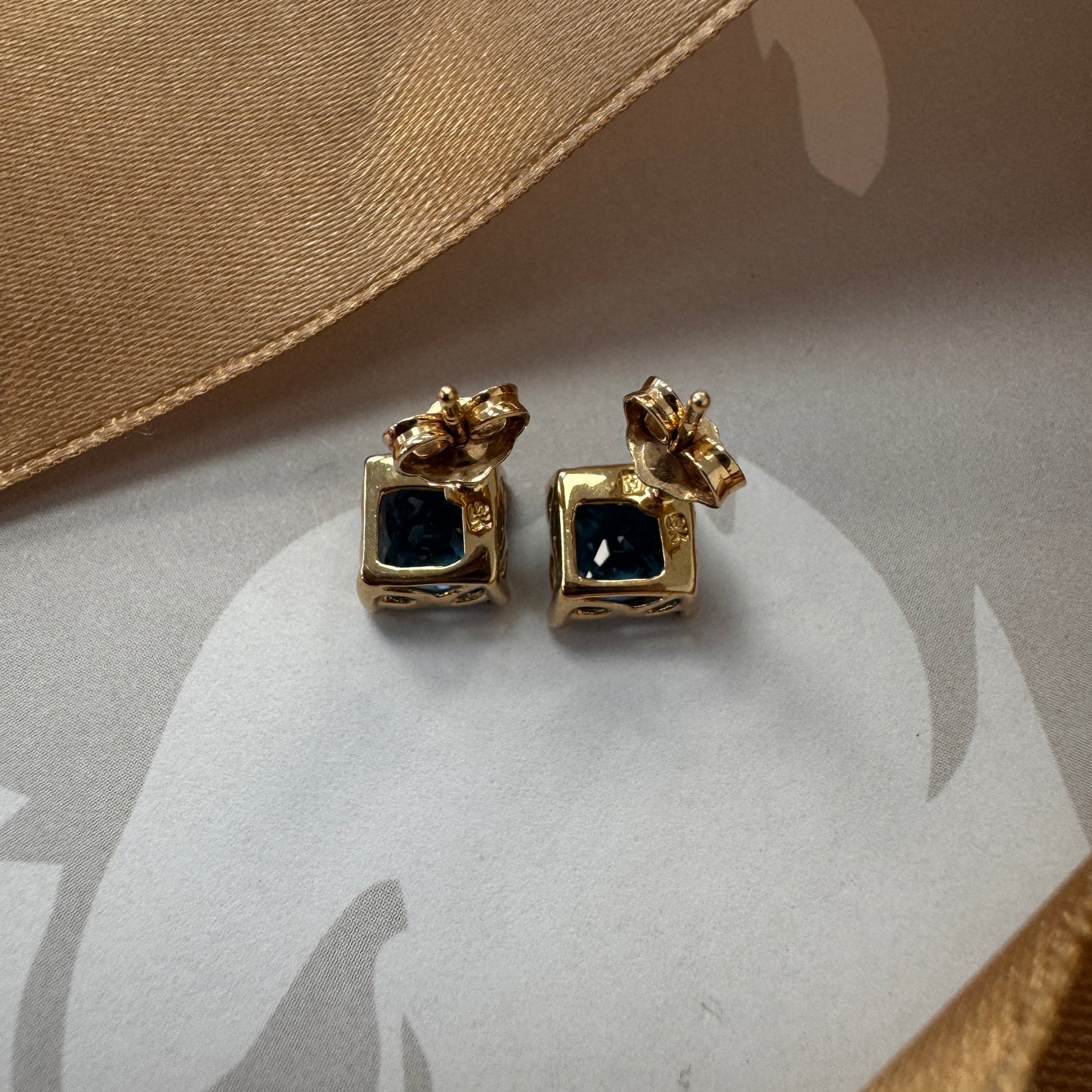 9ct Gold Princess Cut Topaz Stud Earrings