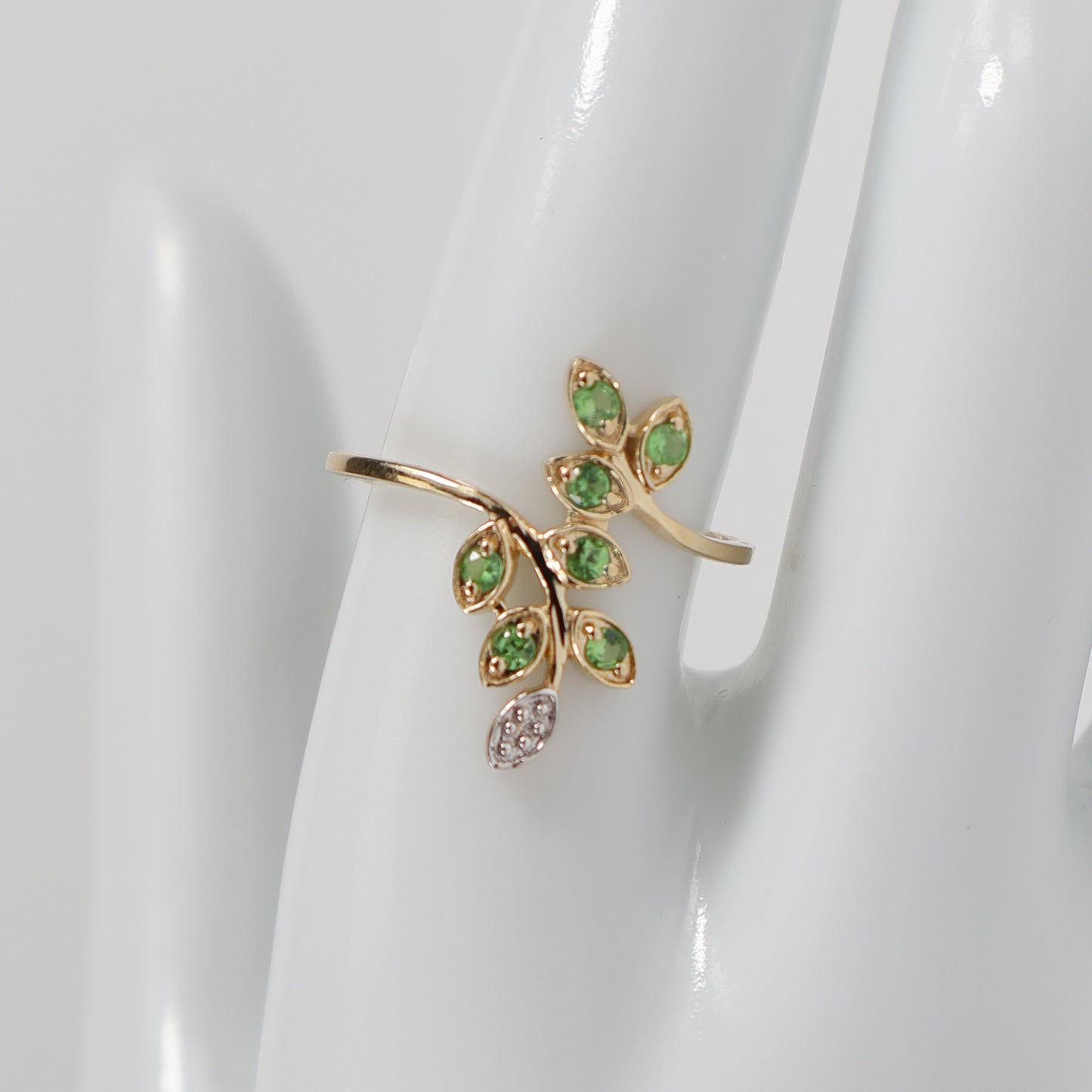 Second-Hand 9ct Yellow Gold Green Stone Leaf Ring