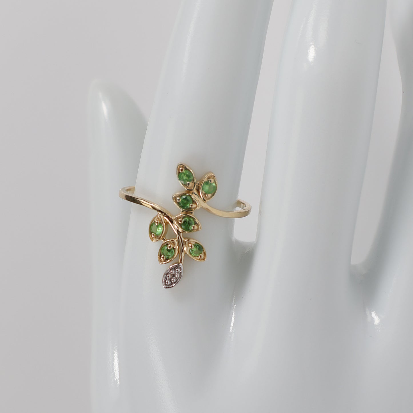 Second-Hand 9ct Yellow Gold Green Stone Leaf Ring