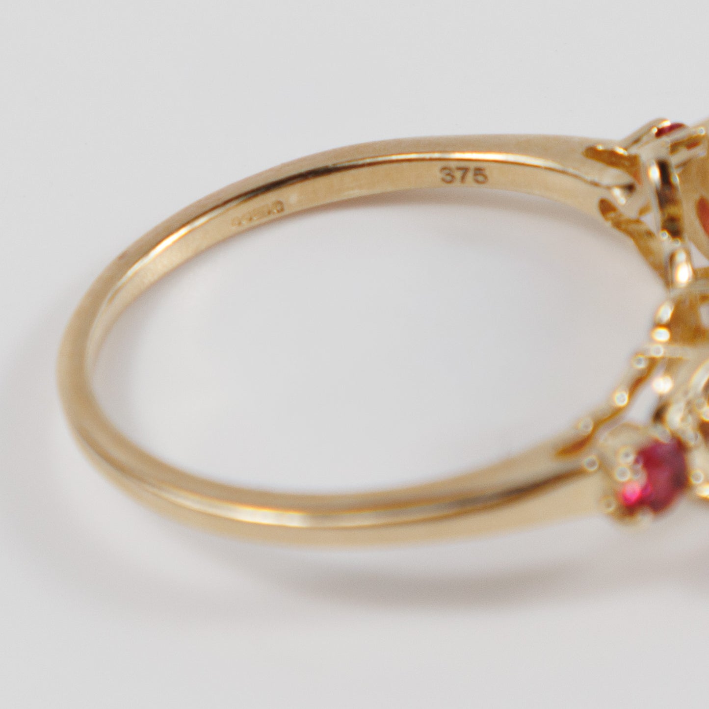 Second-Hand 9ct Yellow Gold Red Stone Cluster Ring