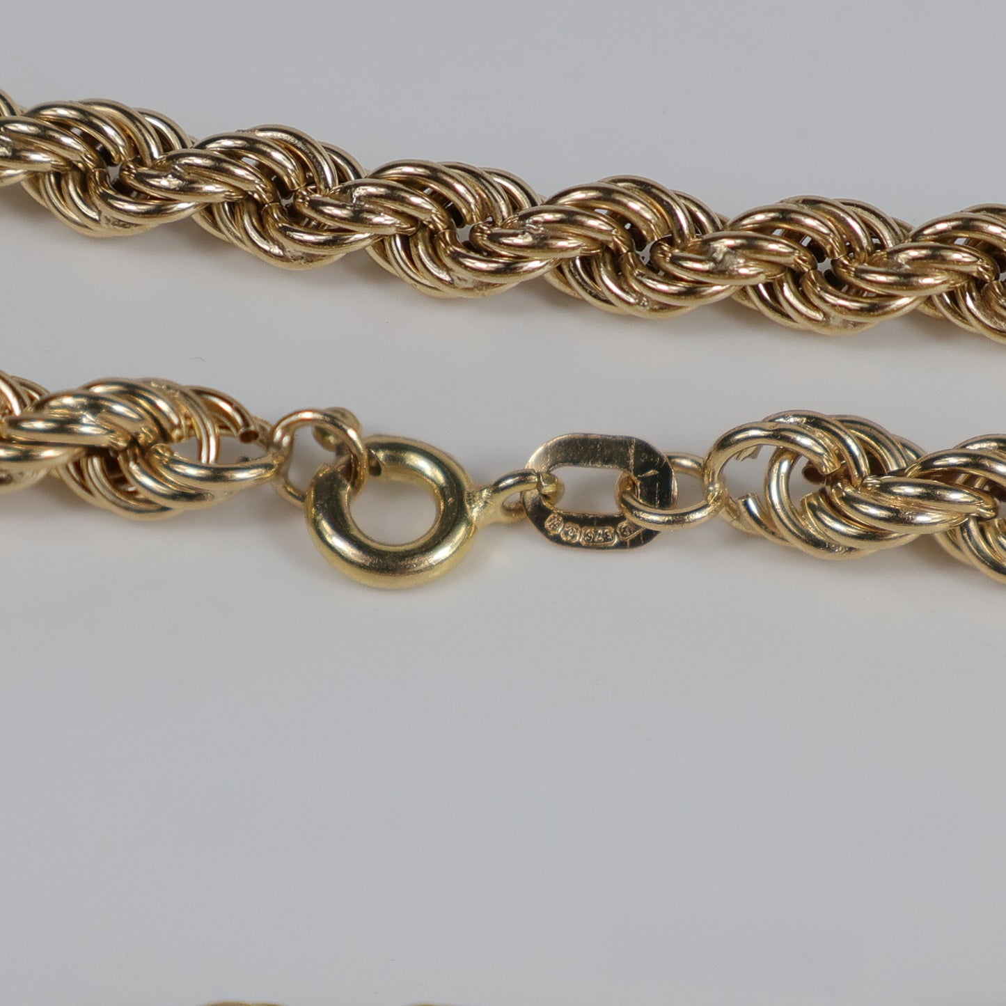 Second-Hand 9ct Yellow Gold 16 Inch Rope Chain Necklace – Lightweight