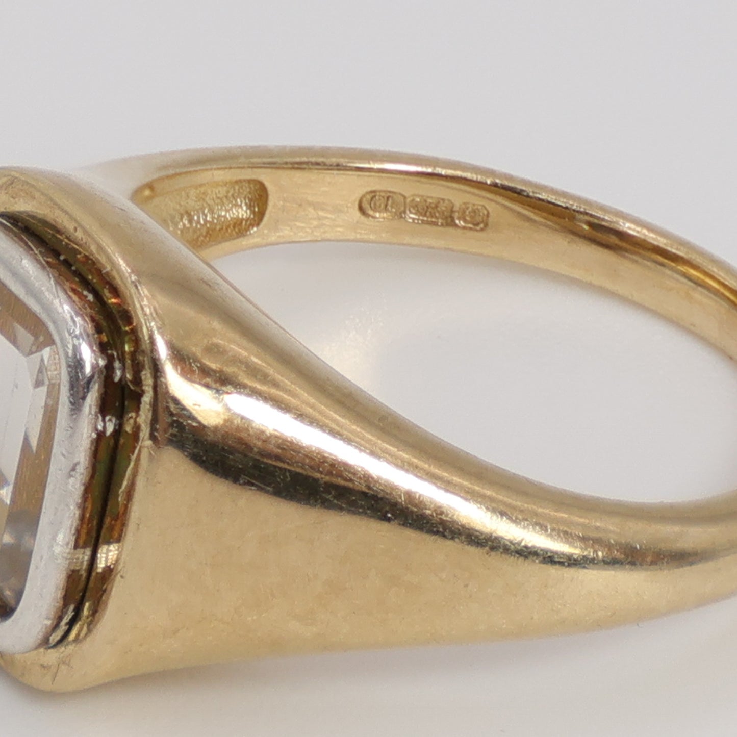Second-Hand 9ct Gold Rectangular Stone Signet Ring