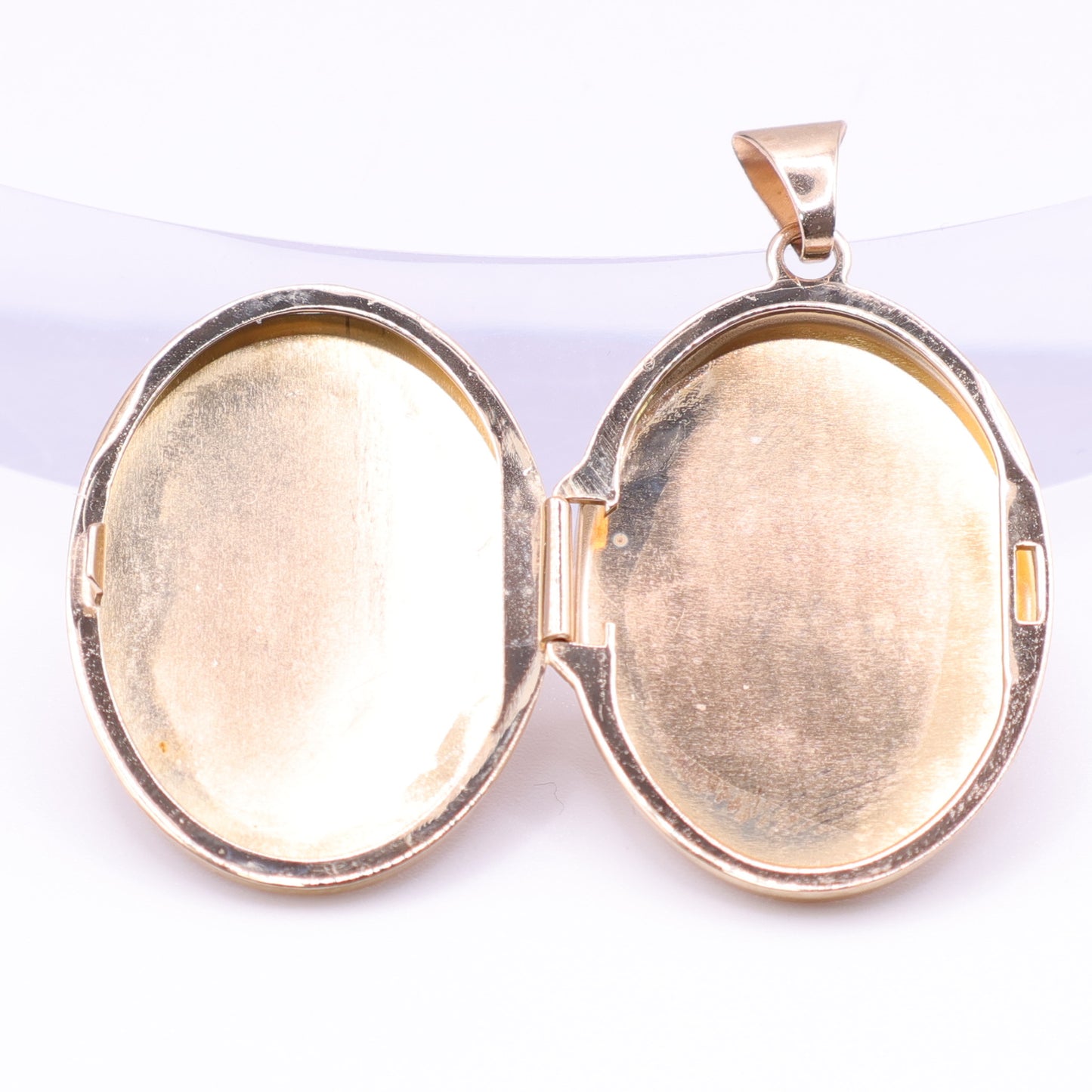 Second-Hand 9ct Gold Floral Oval Locket