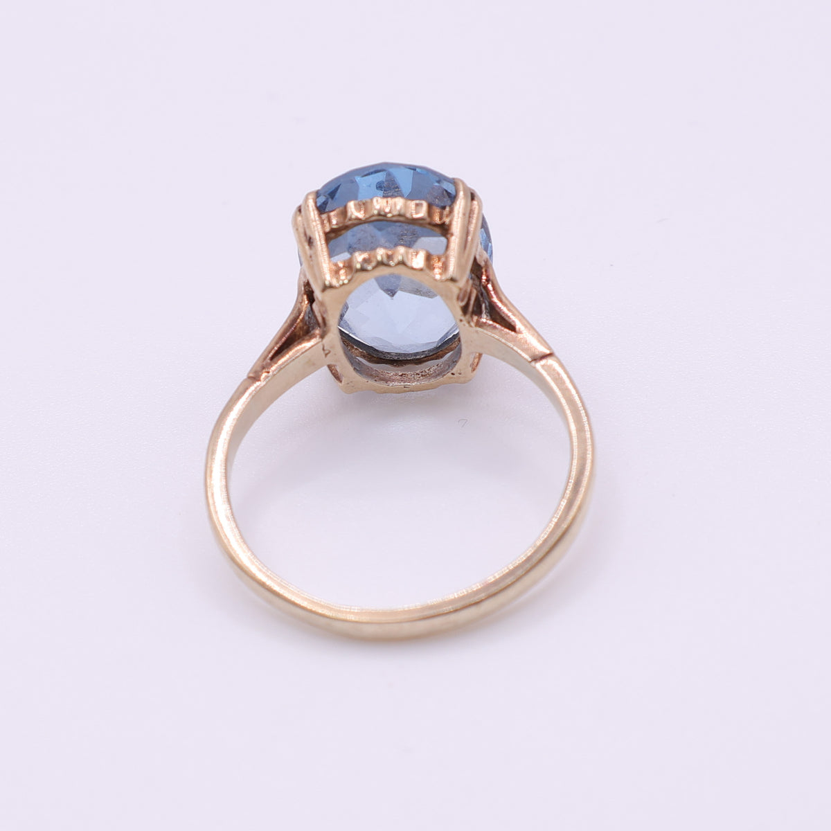 9ct Yellow Gold Blue Topaz Oval Ring