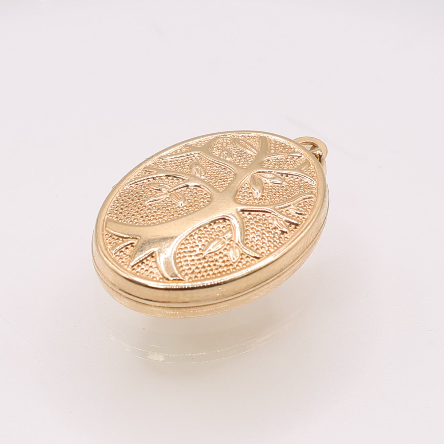 Second-Hand 9ct Yellow Gold Tree of Life Oval Locket
