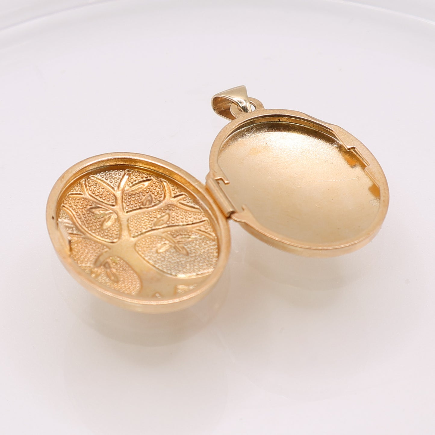 Second-Hand 9ct Yellow Gold Tree of Life Oval Locket