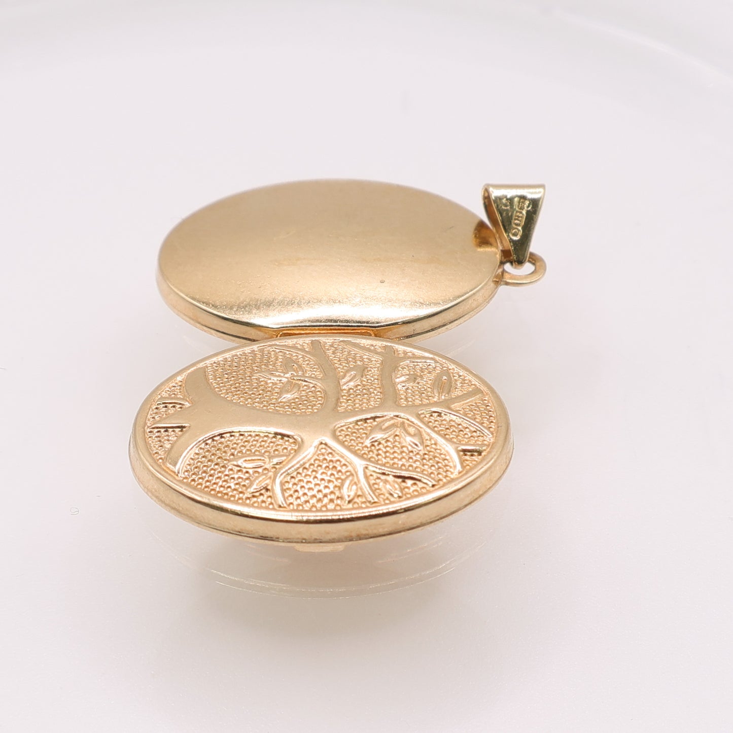 Second-Hand 9ct Yellow Gold Tree of Life Oval Locket