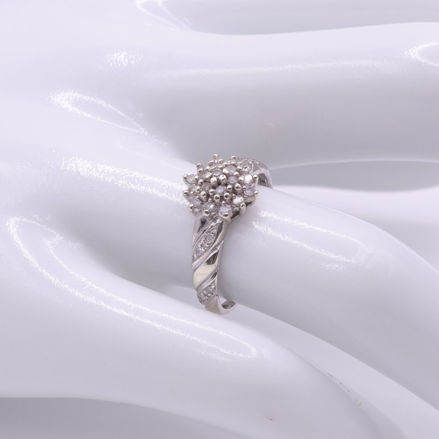 Second Hand 9ct White Gold Diamond Cluster Flower Ring