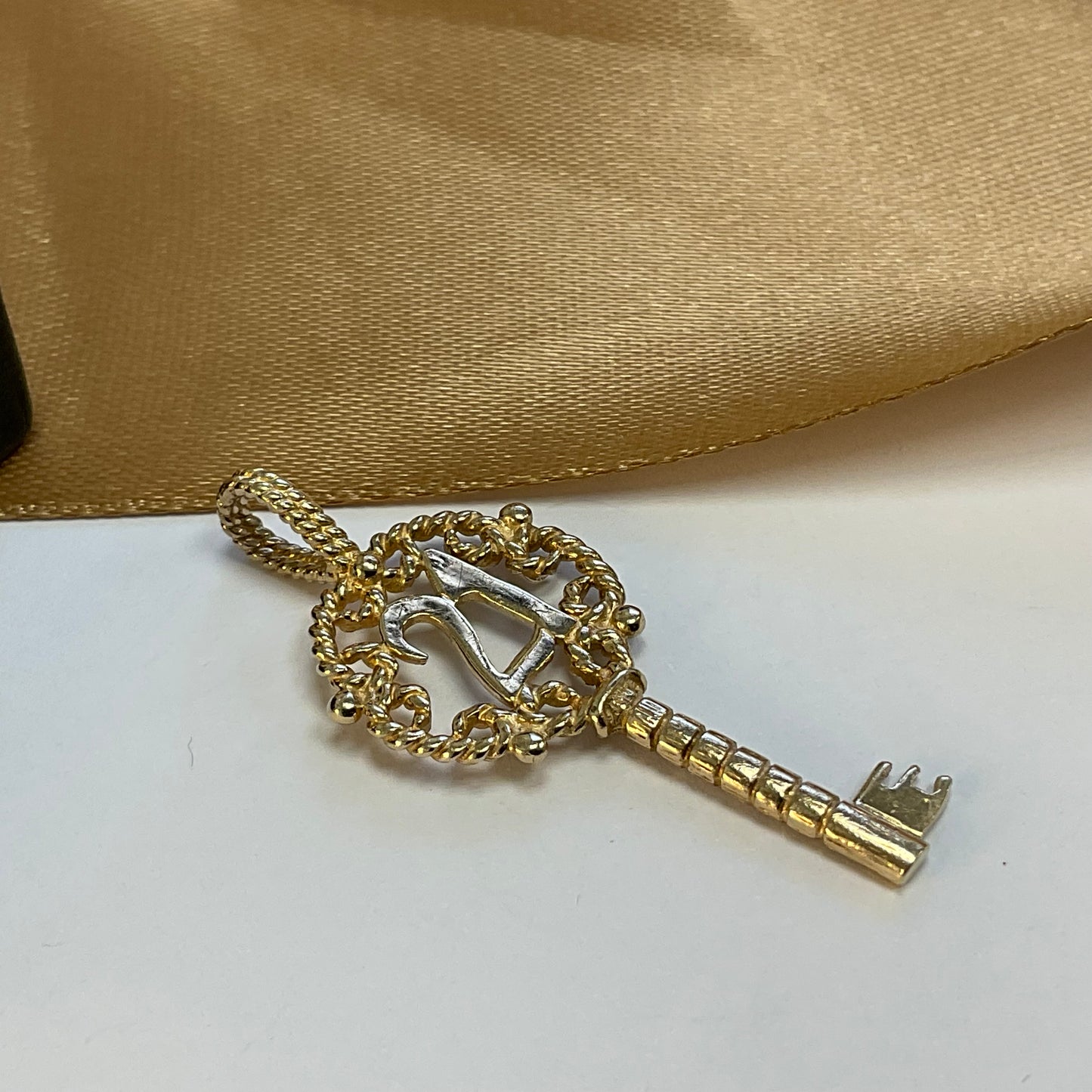 9ct Yellow Gold 21 Key Charm