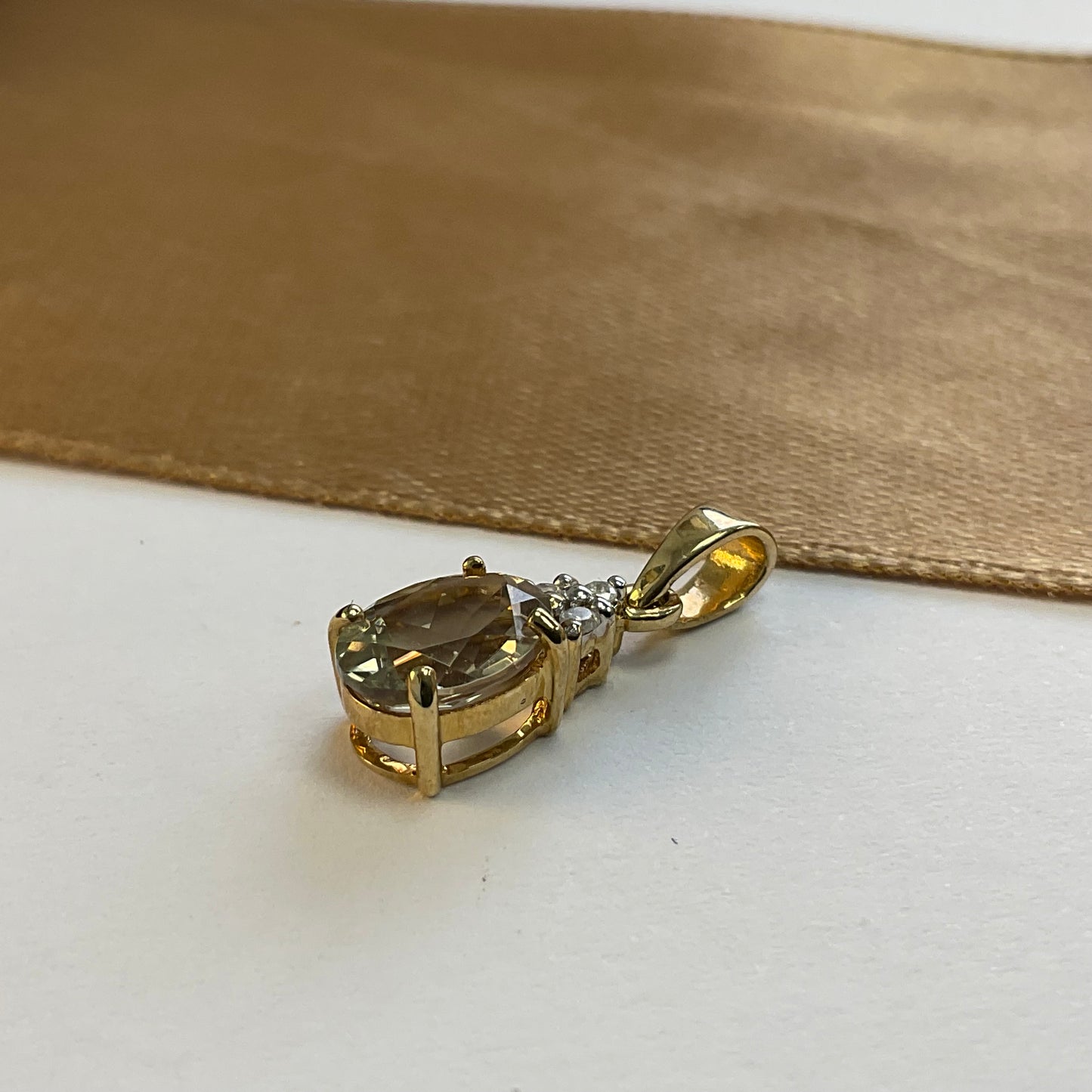 9ct Yellow Gold Peridot Pendant