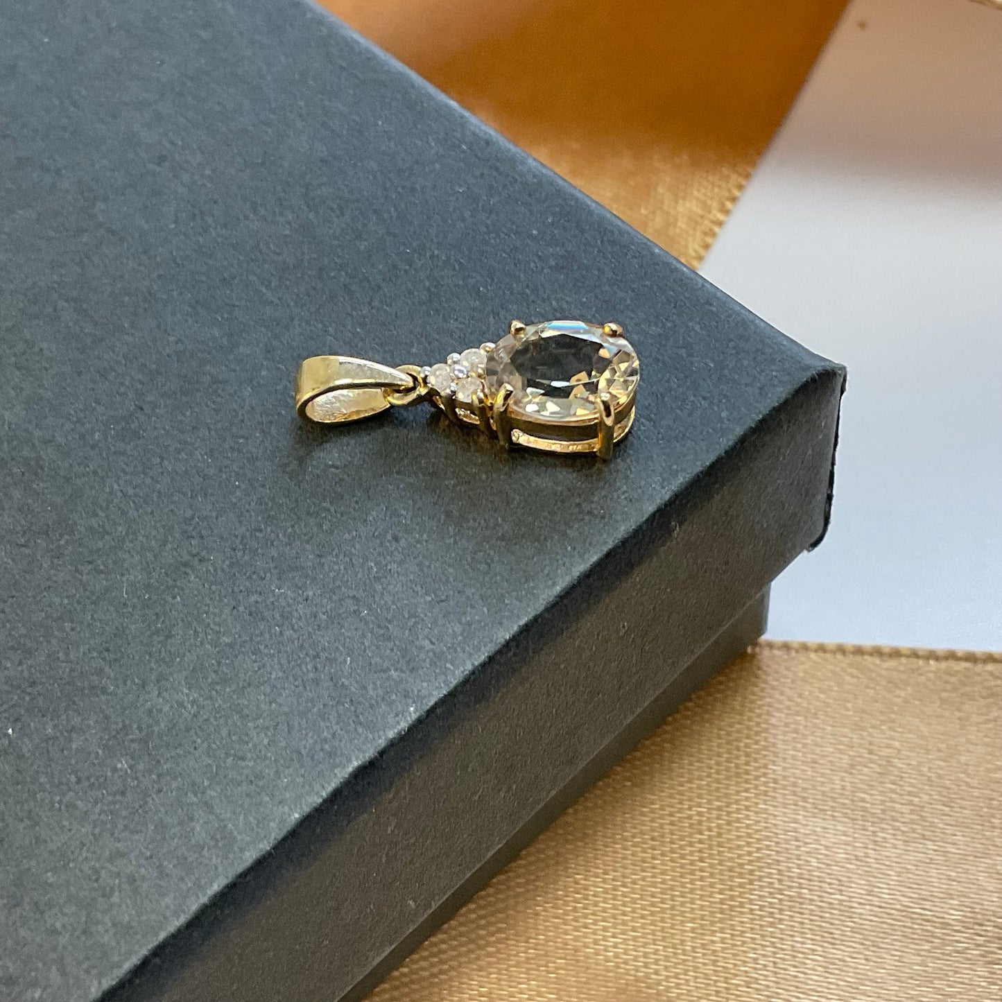 9ct Yellow Gold Peridot Pendant