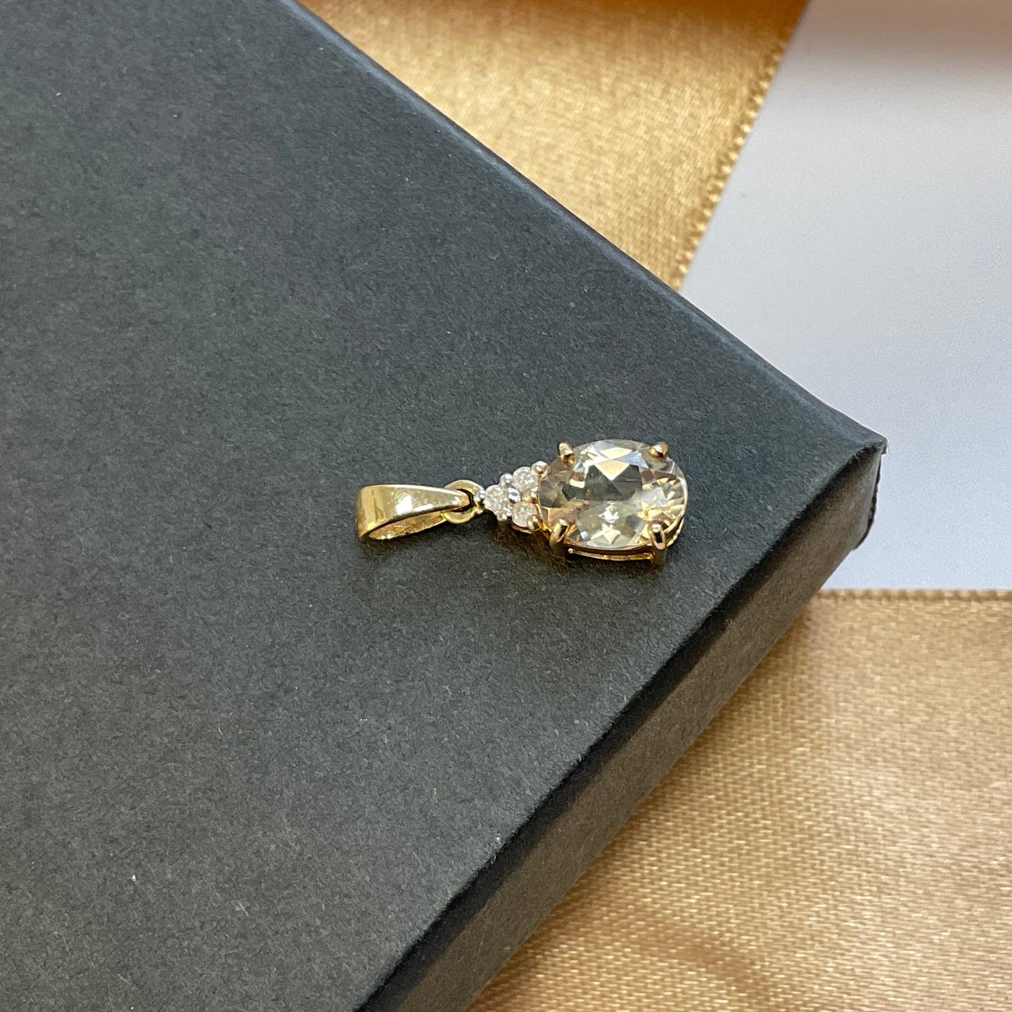 9ct Yellow Gold Peridot Pendant