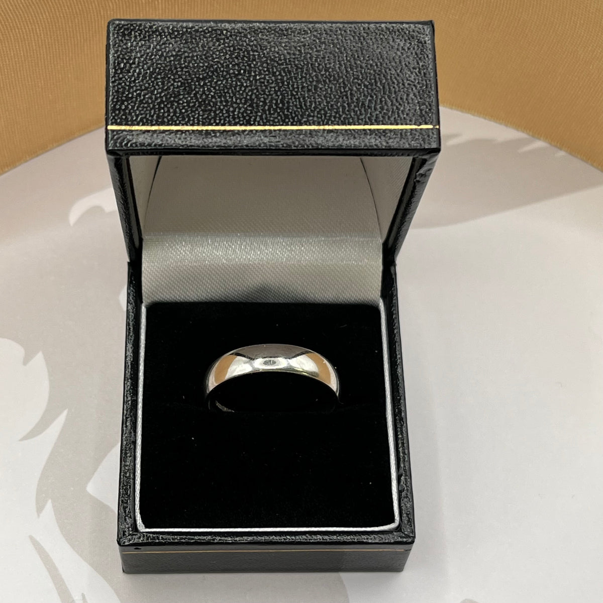9ct White Gold Wedding Band 5mm Ring