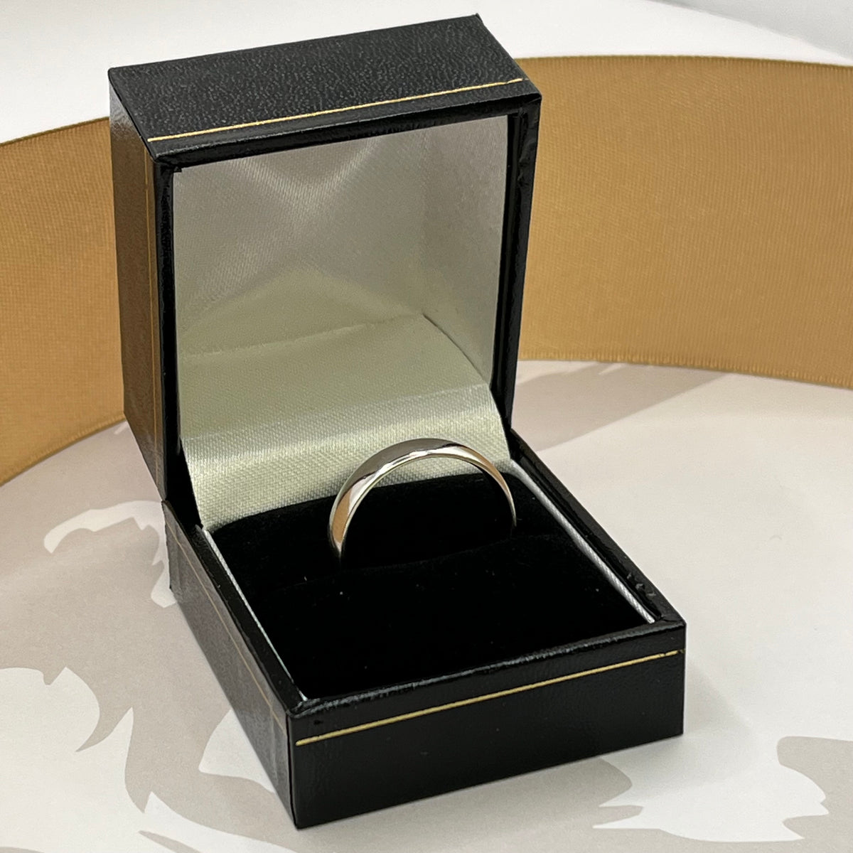 9ct White Gold Wedding Band 5mm Ring