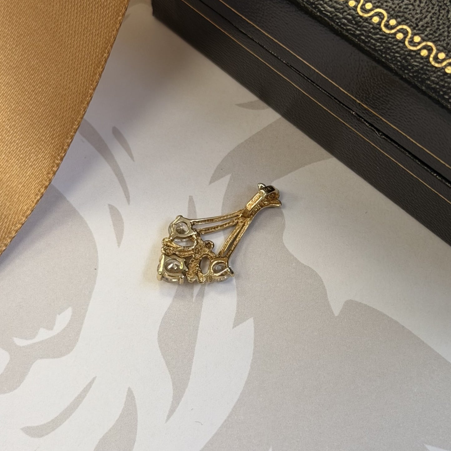 9ct Gold Three-Stone CZ Pendant