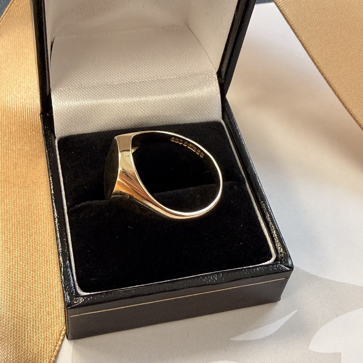 9ct Yellow Gold Cushion Signet Ring