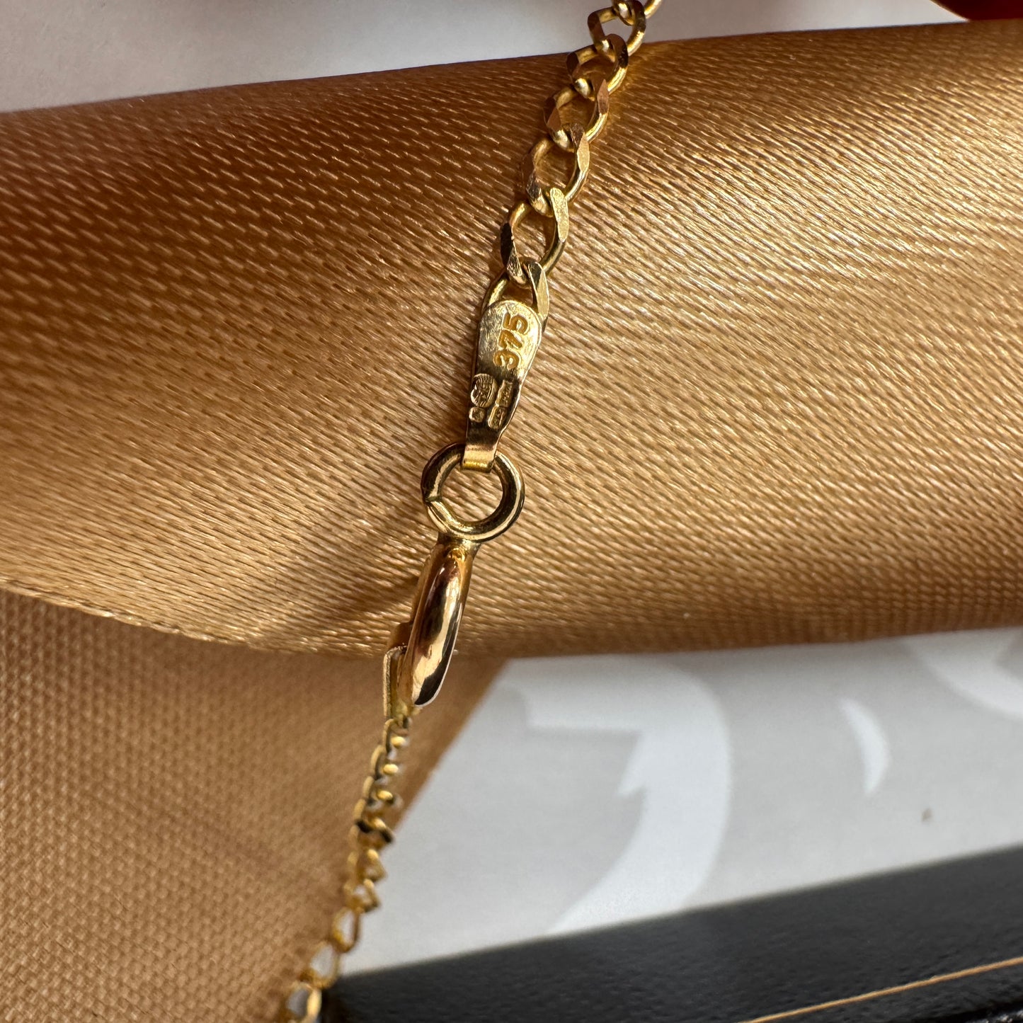 9ct Gold Fine Curb Chain 20 Inch