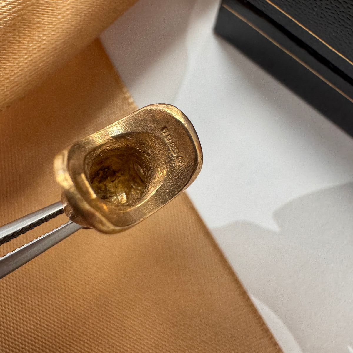 9ct Yellow Gold Vintage Diving Helmet Charm