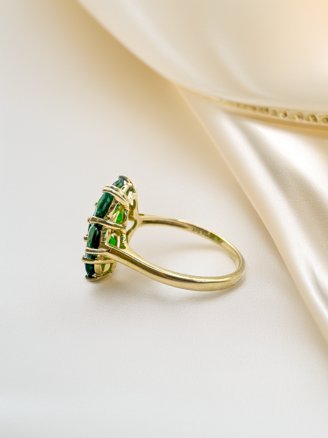 9ct Yellow Gold Green Gemstone Cluster Ring
