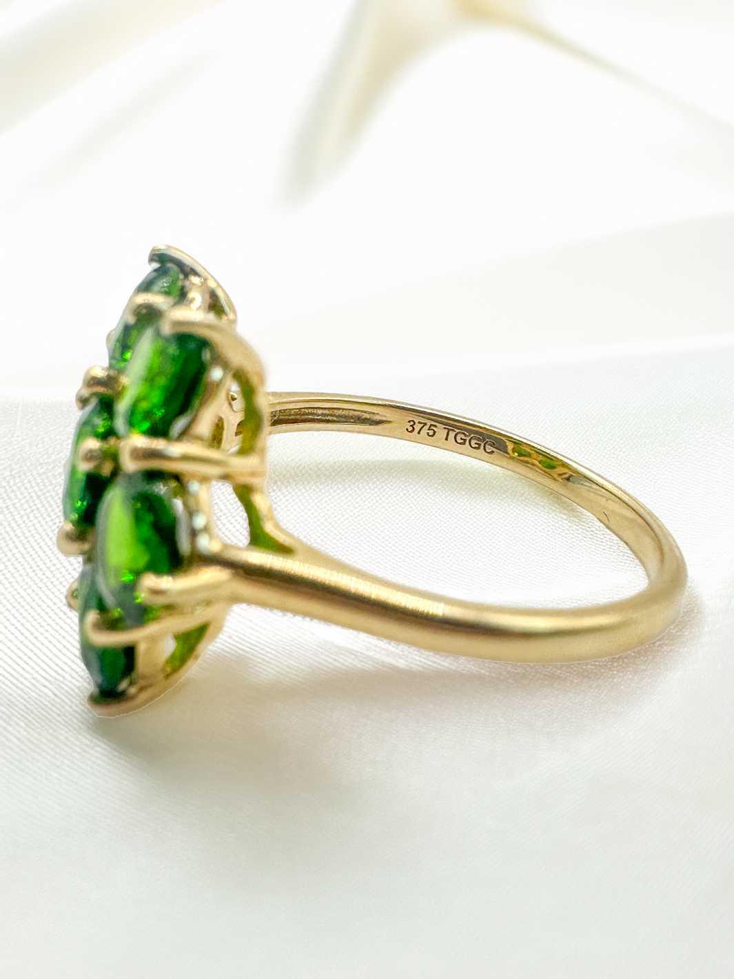 9ct Yellow Gold Green Gemstone Cluster Ring