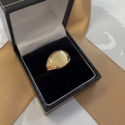 9ct Yellow Gold Signet Ring with Detailed Shoulders