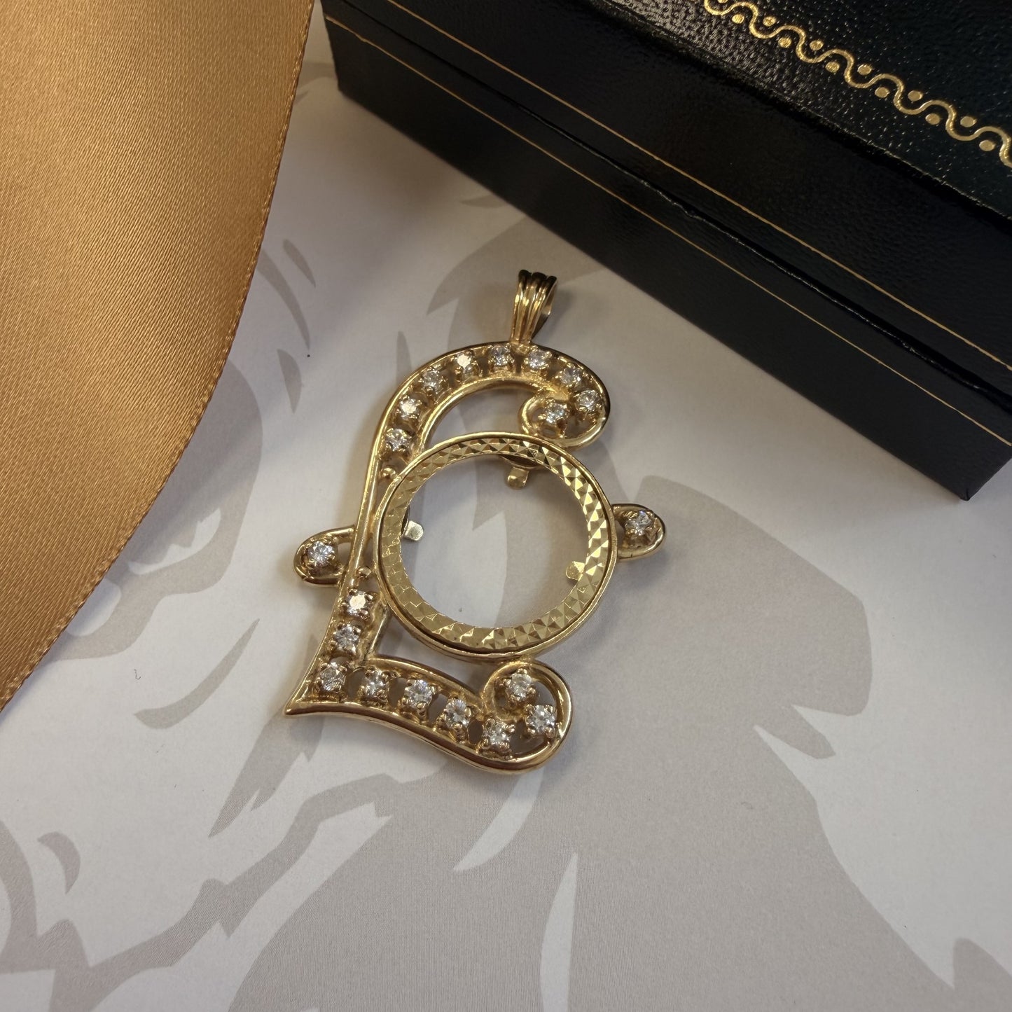 9ct Gold CZ Half Sovereign Pendant Mount