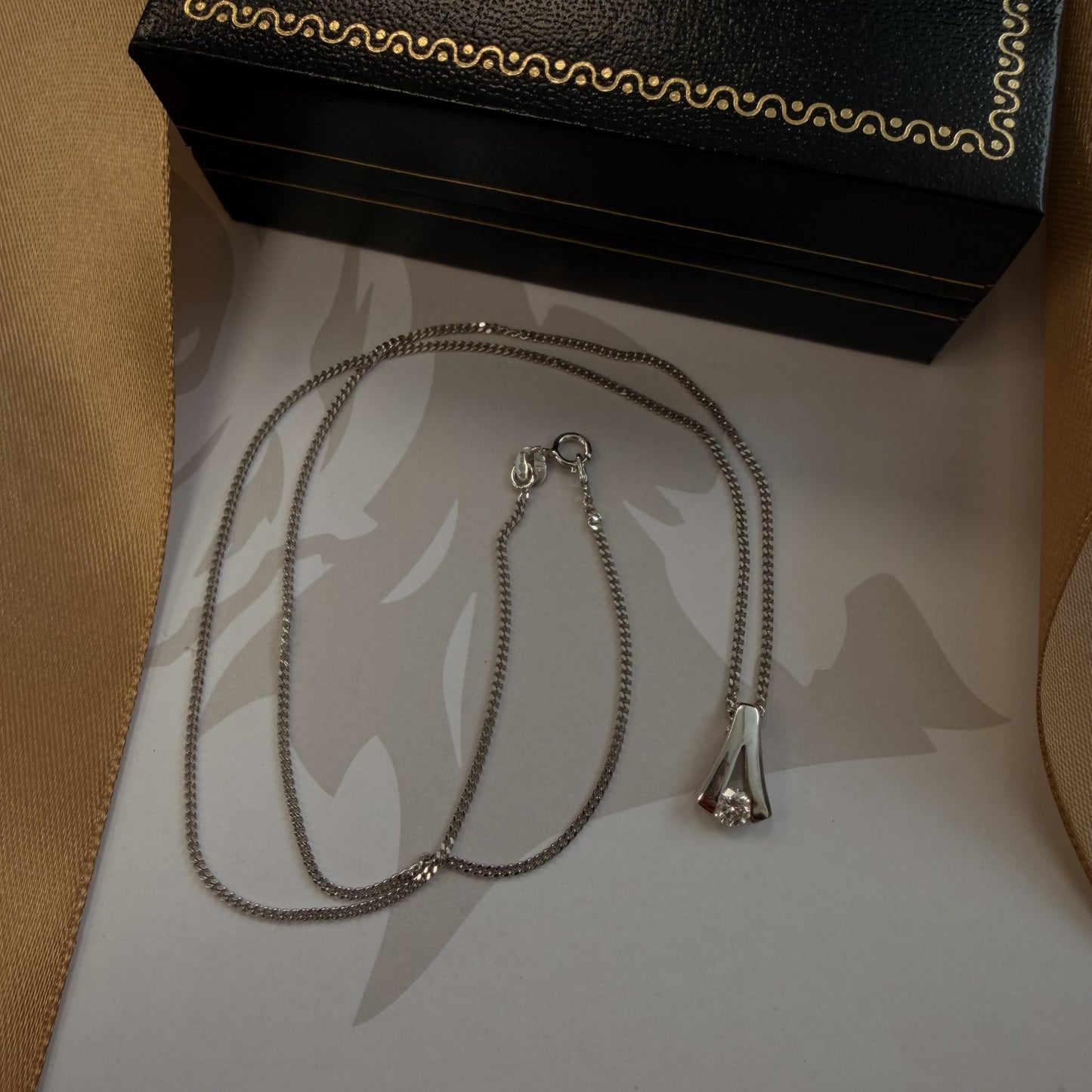 9ct White Gold Diamond Drop Pendant & Chain - 16 Inch