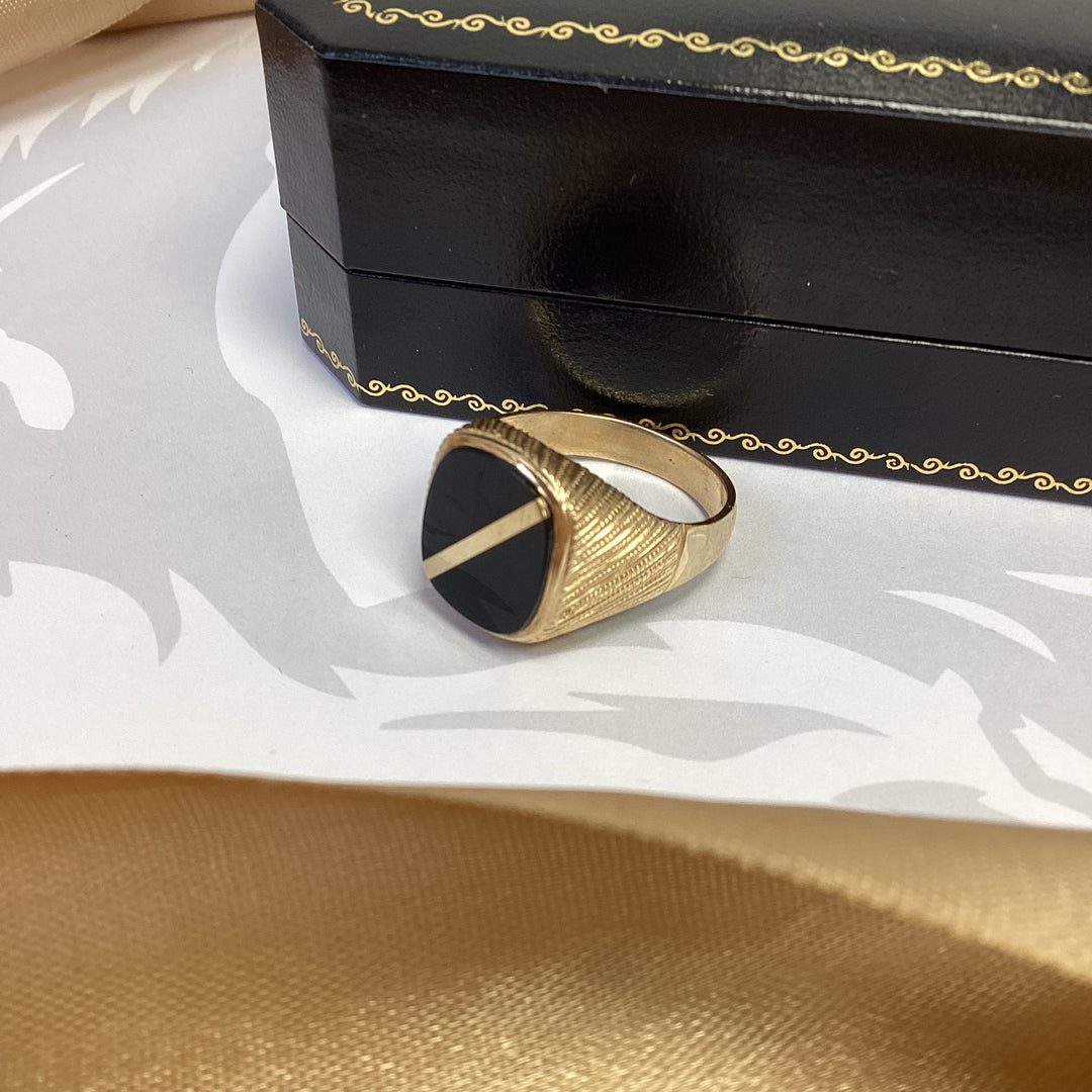 9ct Yellow Gold Onyx Signet Ring