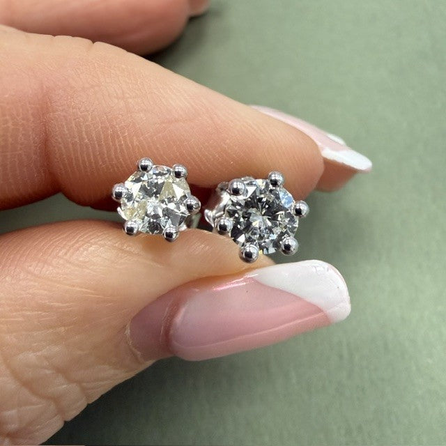 18ct Diamond Stud Earrings 18ct White Gold - Natural Diamond 1.00ct