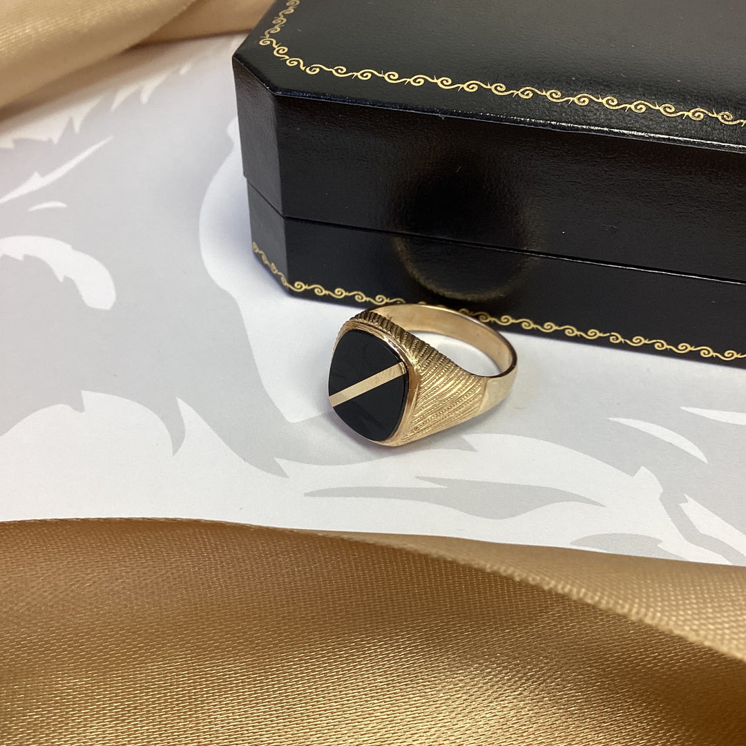 9ct Yellow Gold Onyx Signet Ring