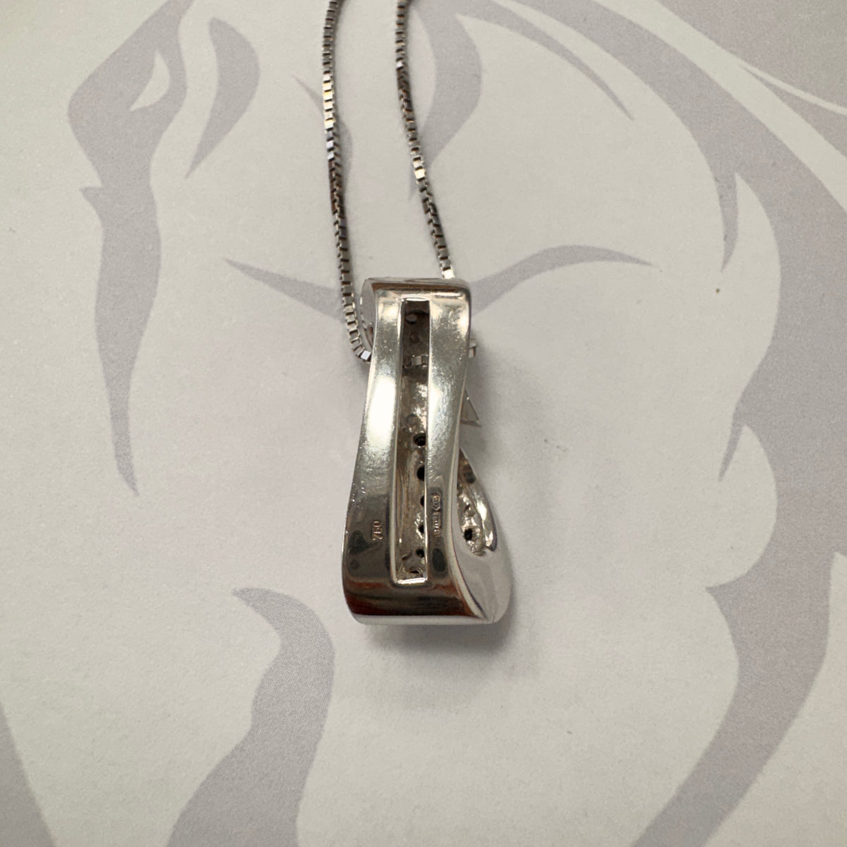 18ct White Gold Diamond Set Pendant Necklace - 18 Inch – view 3