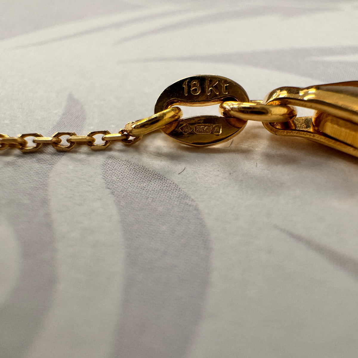 18ct Yellow Gold Triple-Strand Beaded Necklace - 18 Inch – view 6