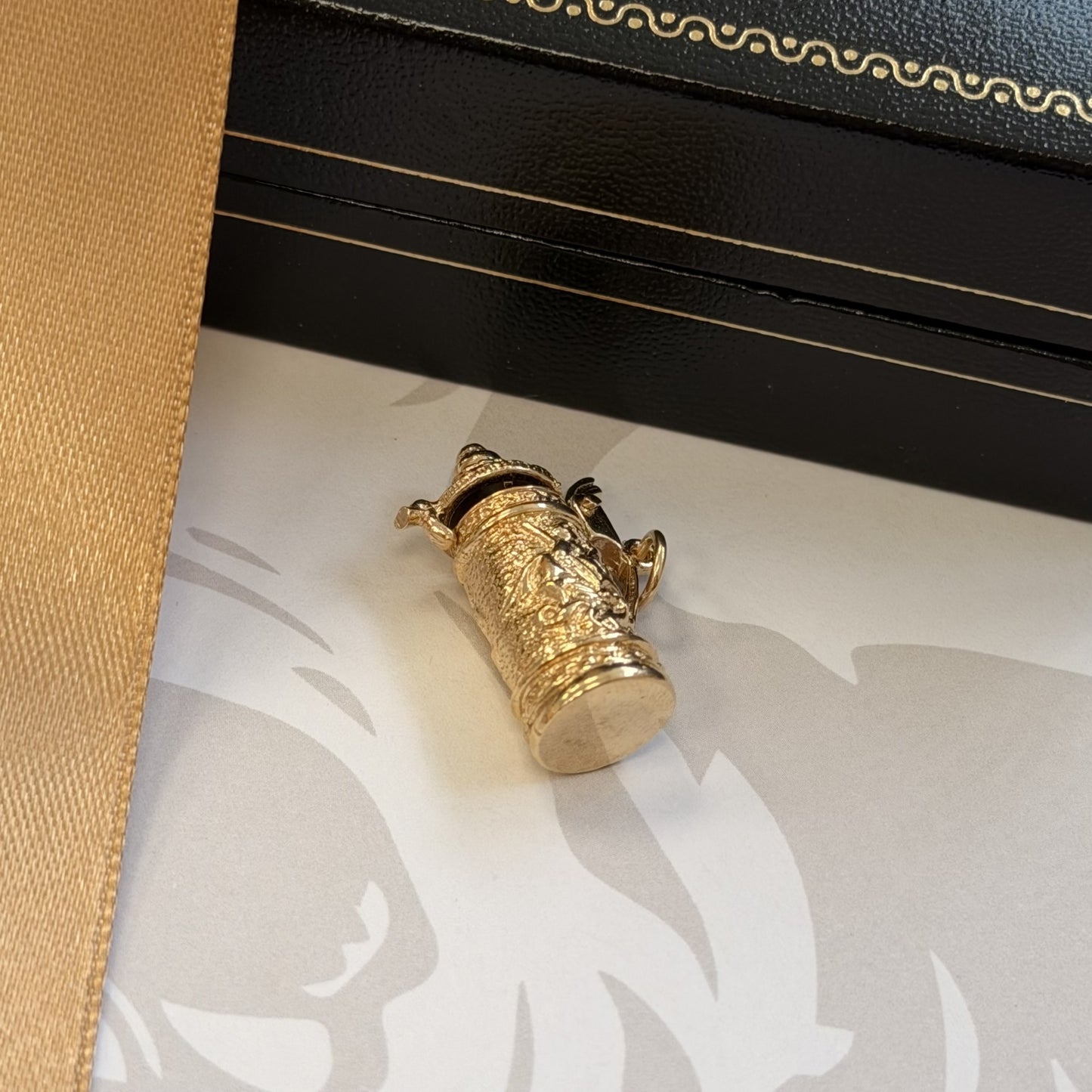 9ct Gold Opening Beer Stein Charm