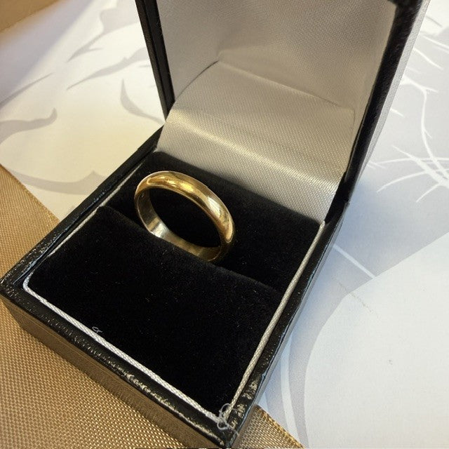 22ct Yellow Gold Wedding Ring 4mm D-Shaped