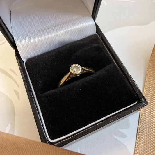 9ct Yellow Gold Diamond Solitaire Ring