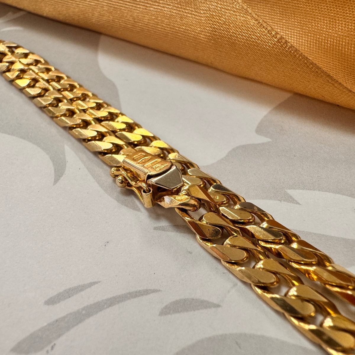 9ct Yellow Gold Curb Solid Bracelet - 8.5 Inch