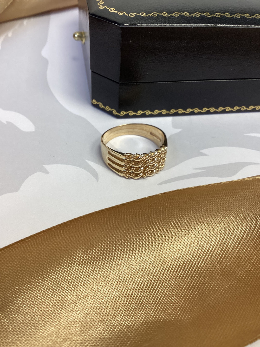 9ct Yellow Gold Keeper Ring